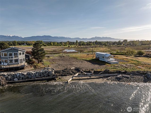 381 3 Crabs Road, Sequim, WA 98382