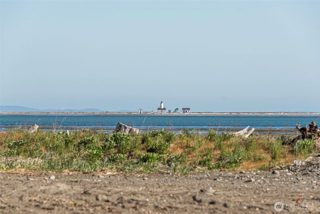 381 3 Crabs Road, Sequim, WA 98382