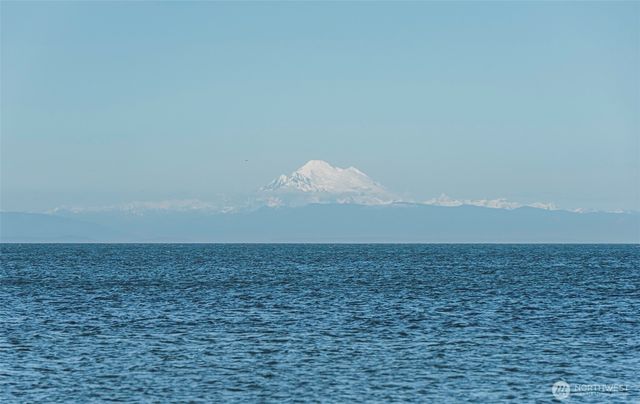 381 3 Crabs Road, Sequim, WA 98382