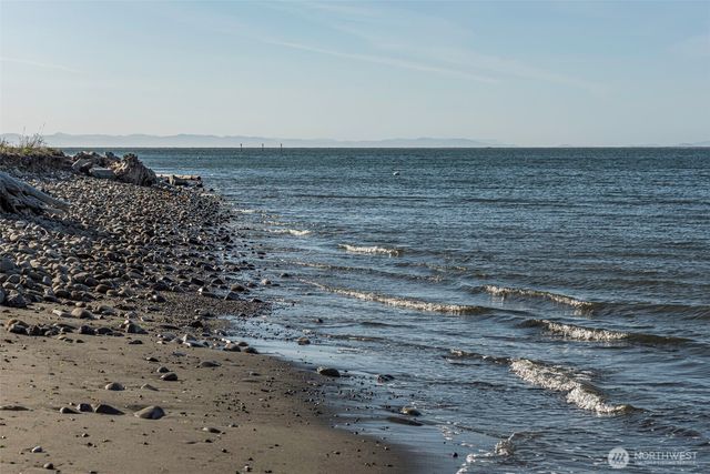 381 3 Crabs Road, Sequim, WA 98382