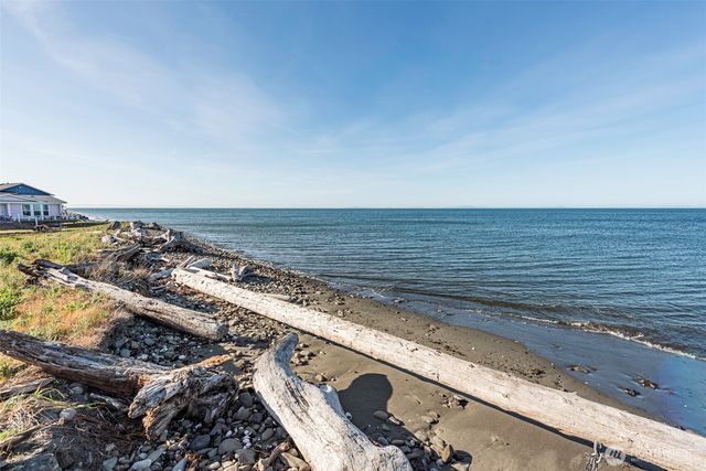 381 3 Crabs Road, Sequim, WA 98382