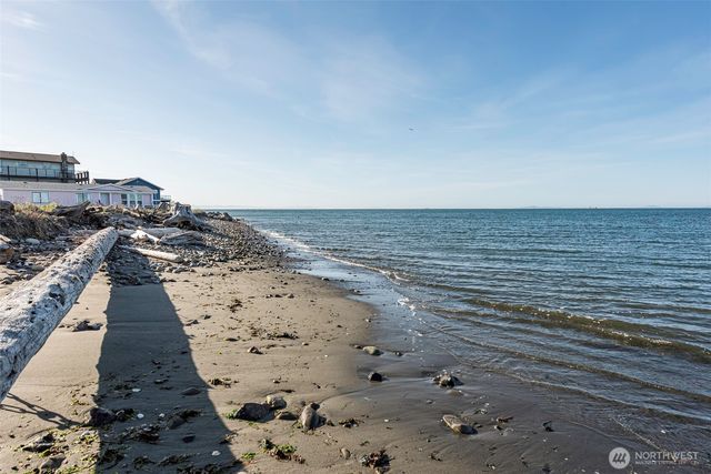 381 3 Crabs Road, Sequim, WA 98382