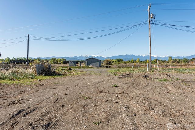 381 3 Crabs Road, Sequim, WA 98382