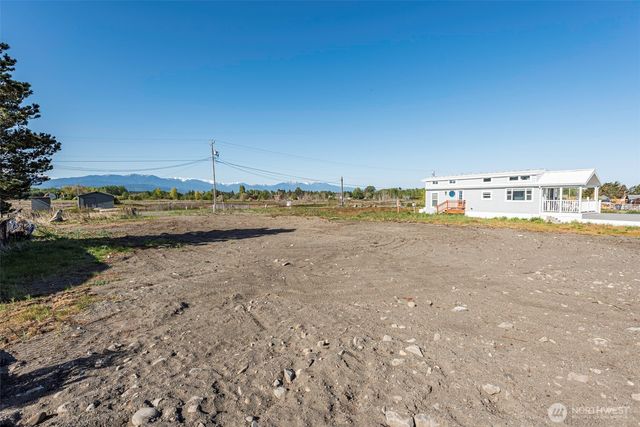 381 3 Crabs Road, Sequim, WA 98382