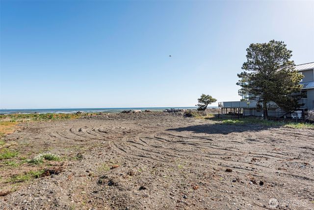 381 3 Crabs Road, Sequim, WA 98382