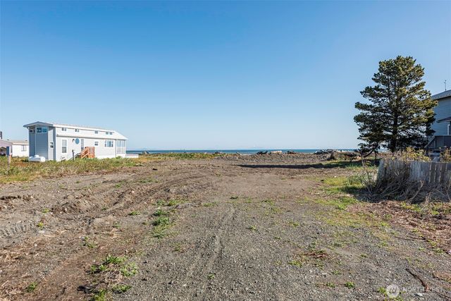 381 3 Crabs Road, Sequim, WA 98382