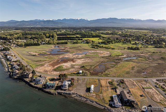 381 3 Crabs Road, Sequim, WA 98382