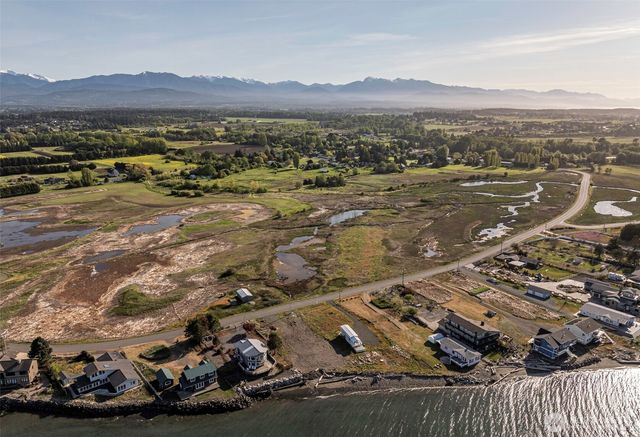 381 3 Crabs Road, Sequim, WA 98382