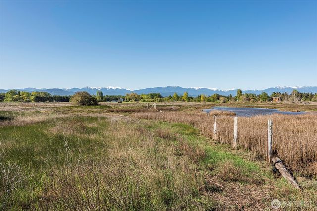 381 3 Crabs Road, Sequim, WA 98382