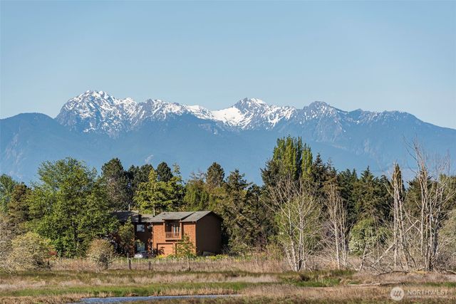 381 3 Crabs Road, Sequim, WA 98382