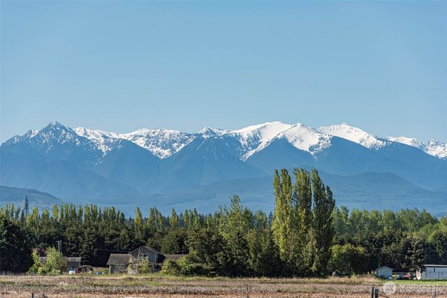 381 3 Crabs Road, Sequim, WA 98382