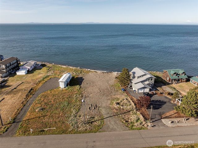 381 3 Crabs Road, Sequim, WA 98382