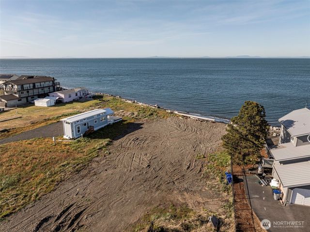 381 3 Crabs Road, Sequim, WA 98382