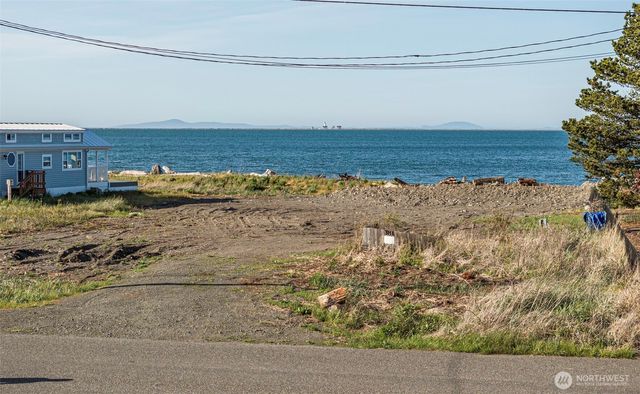 381 3 Crabs Road, Sequim, WA 98382