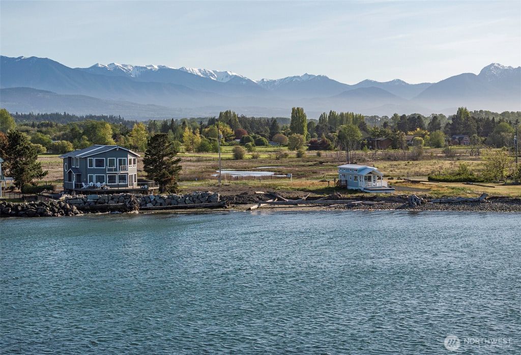 381 3 Crabs Road, Sequim, WA 98382