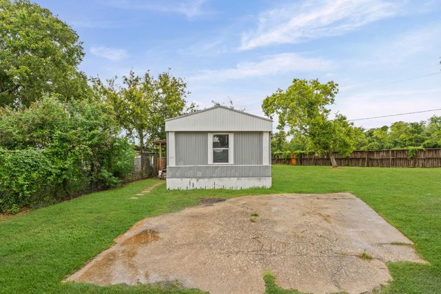 118 Canvasback N, Baytown, TX 77523