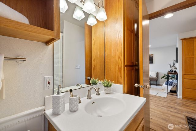 2411 E 13th Street, Bremerton, WA 98310