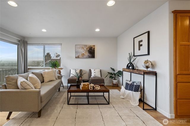 2411 E 13th Street, Bremerton, WA 98310