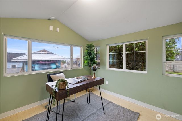 2411 E 13th Street, Bremerton, WA 98310