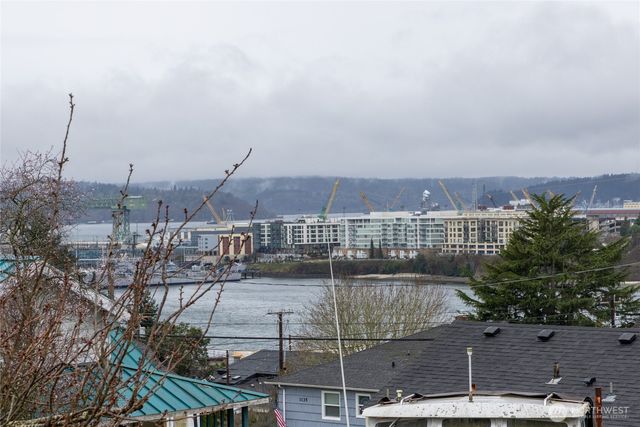 2411 E 13th Street, Bremerton, WA 98310