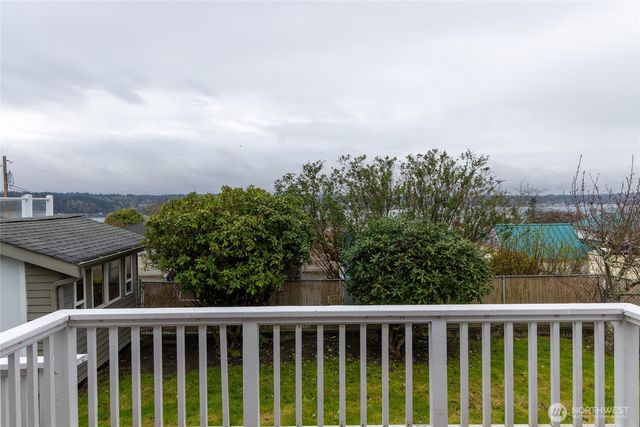 2411 E 13th Street, Bremerton, WA 98310