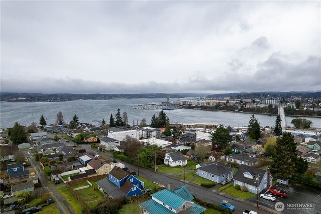 2411 E 13th Street, Bremerton, WA 98310