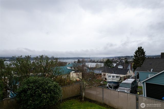 2411 E 13th Street, Bremerton, WA 98310