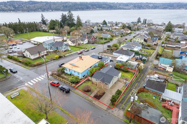 2411 E 13th Street, Bremerton, WA 98310