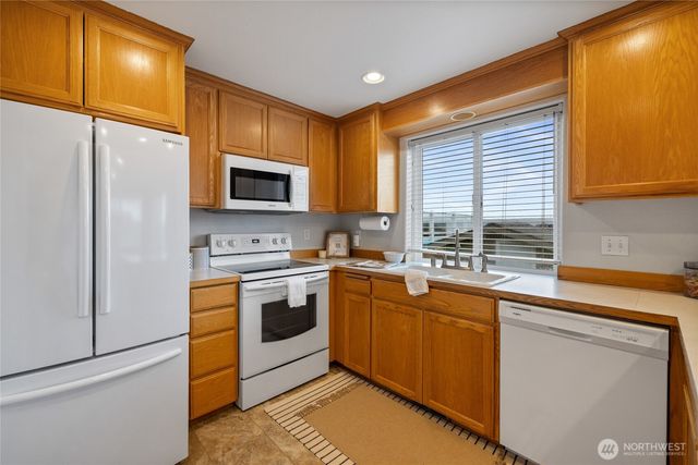 2411 E 13th Street, Bremerton, WA 98310