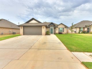 527 Hackberry Lane, Washington, OK 73093