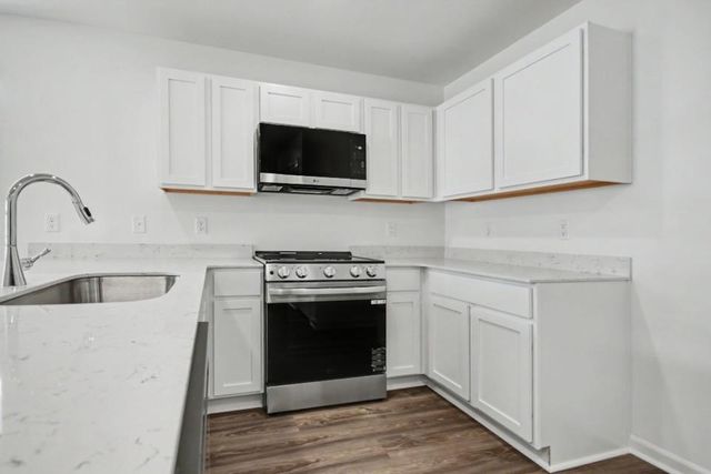 90 Vintage Way, Tabor City, NC 28463