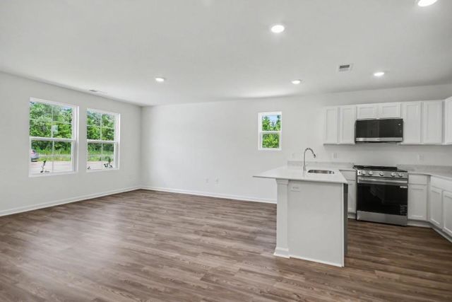 90 Vintage Way, Tabor City, NC 28463