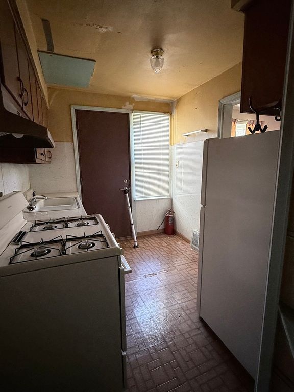 8503 S Saint Lawrence Avenue, Chicago, IL 60619 — photo 5