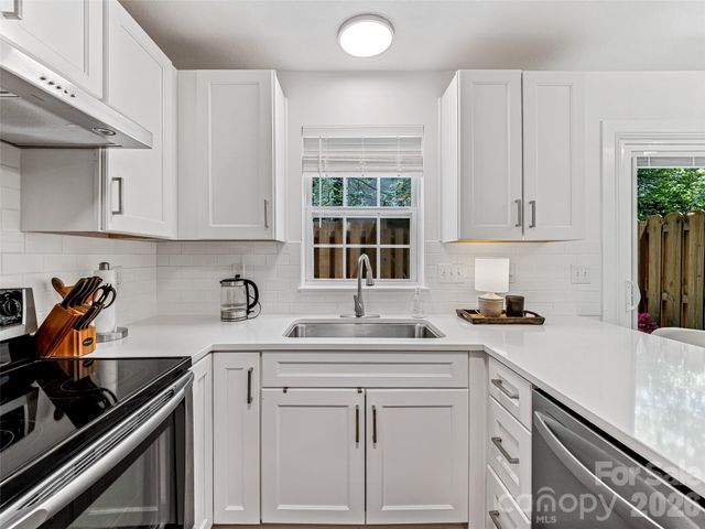 155 Wiltshire Circle, Fletcher, NC 28732