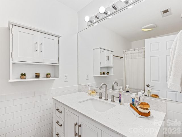 155 Wiltshire Circle, Fletcher, NC 28732