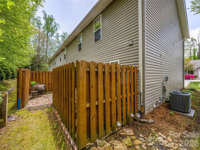 155 Wiltshire Circle, Fletcher, NC 28732