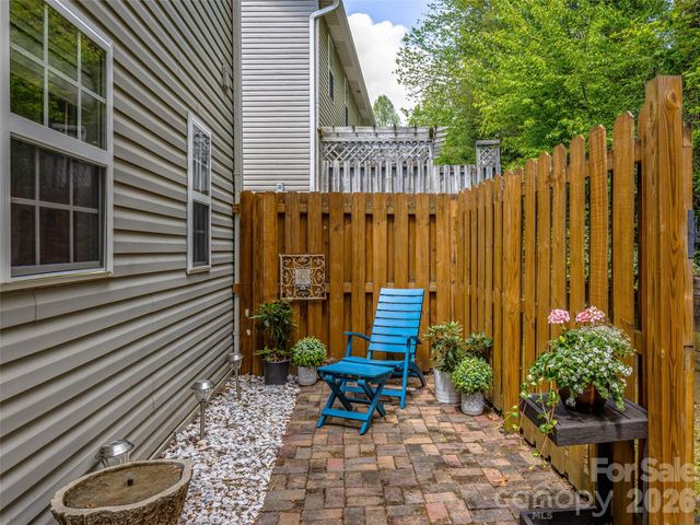 155 Wiltshire Circle, Fletcher, NC 28732