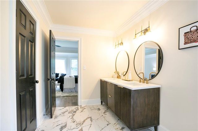 300 Saddle Creek Lane, Roswell, GA 30076