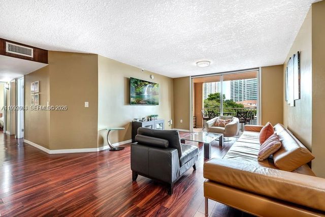 19999 E Country Club Dr 1302, Aventura, FL 33180