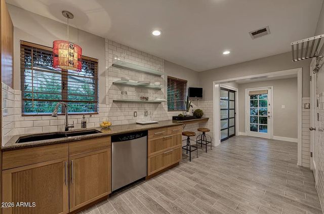 705 W WILSHIRE Drive, Phoenix, AZ 85007
