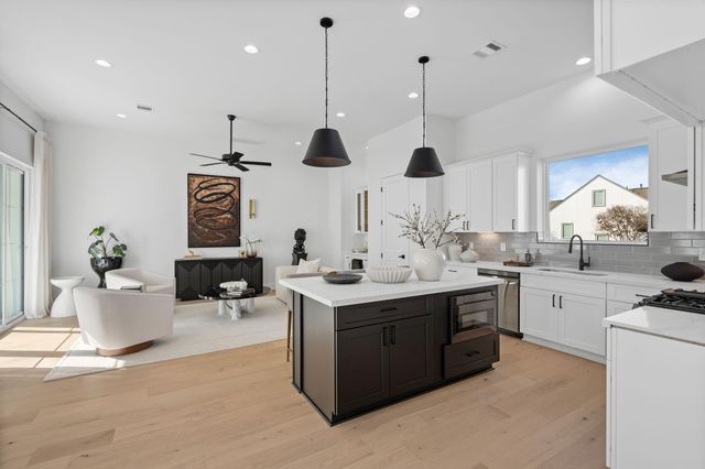 8707 Ojeman Villas Drive, Houston, TX 77055