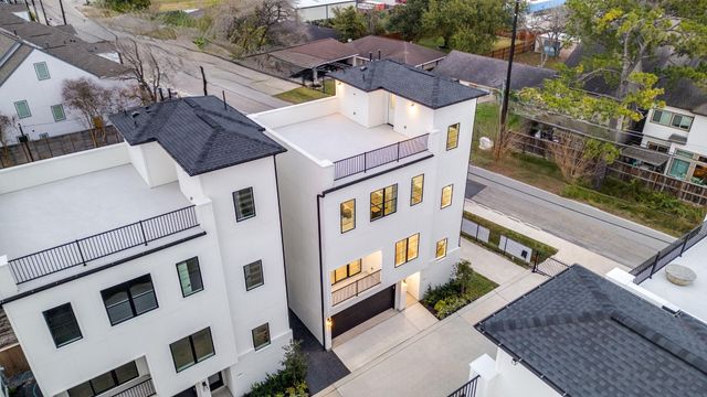 8707 Ojeman Villas Drive, Houston, TX 77055