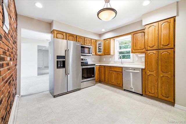 332 Marcy Street, West Babylon, NY 11704