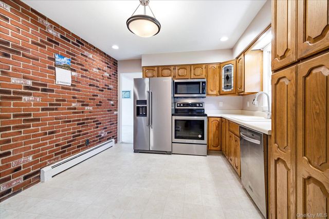 332 Marcy Street, West Babylon, NY 11704