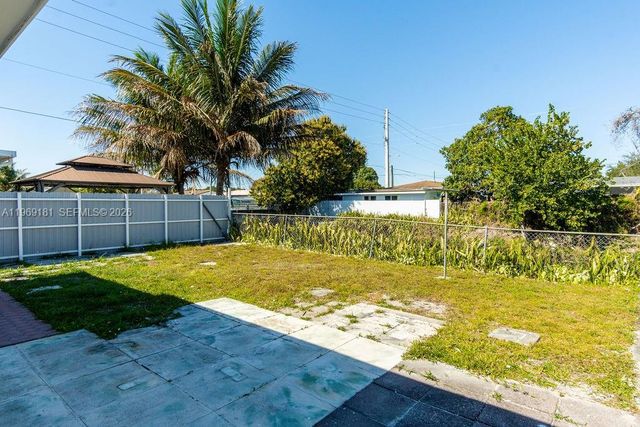 415 E 52nd Street, Hialeah, FL 33013
