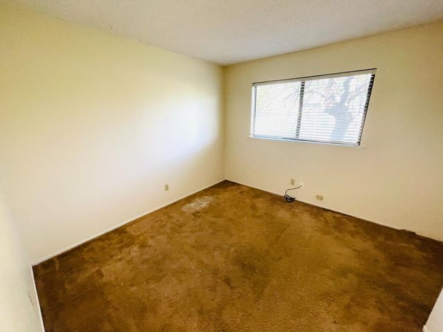 1465 Wimbledon Dr, Auburn, CA 95603