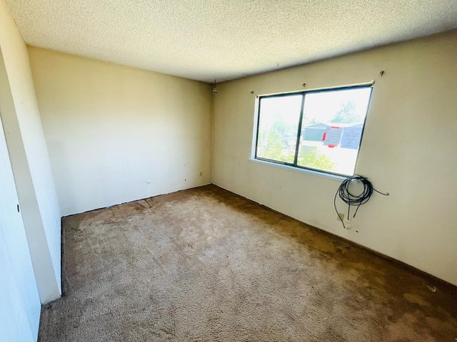 1465 Wimbledon Dr, Auburn, CA 95603