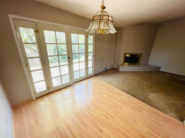 1465 Wimbledon Dr, Auburn, CA 95603