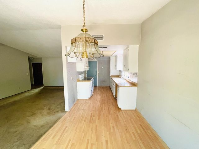 1465 Wimbledon Dr, Auburn, CA 95603