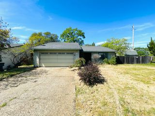 1465 Wimbledon Dr, Auburn, CA 95603